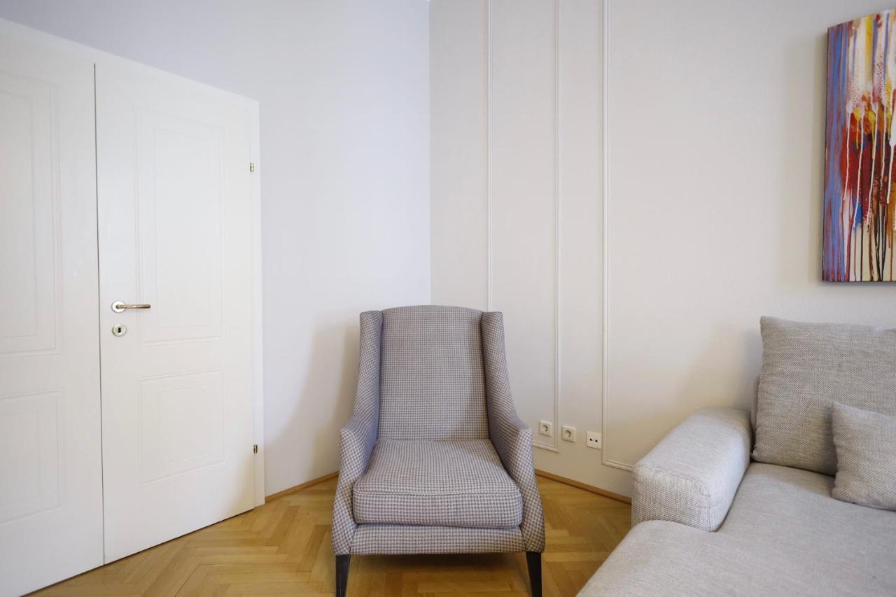 Heymi Apartments Karlsplatz Vienna Exterior photo